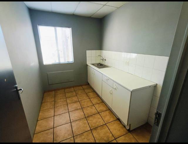 BUSINESS PROPERTY TO RENT IN RANDJESPARK